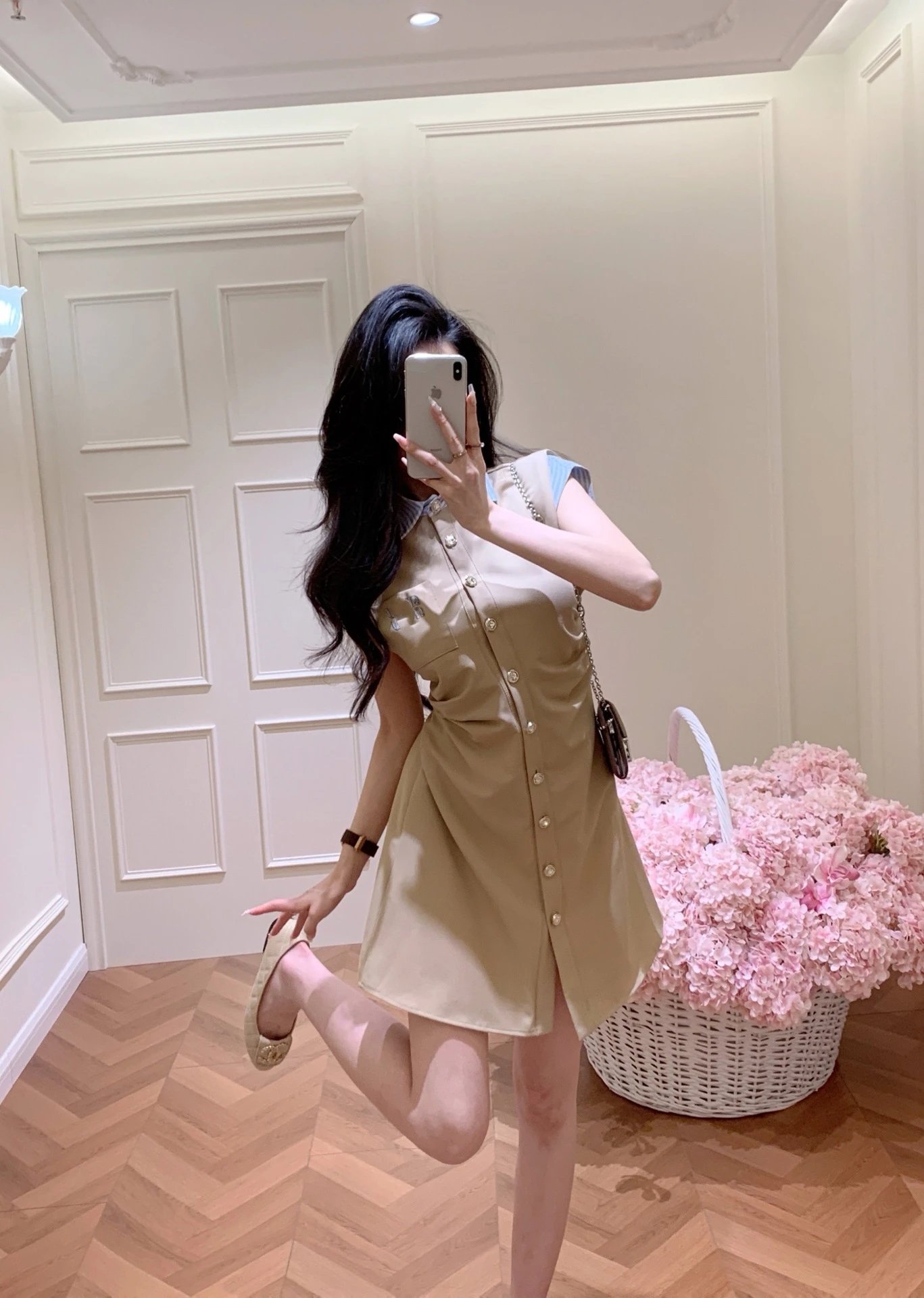 Miu Miu Collar-Contrast Sleeveless Shirt-Dress Beige - 2