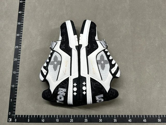 LV Louis Vuitton Trainer Sneaker: seller detail photo 3
