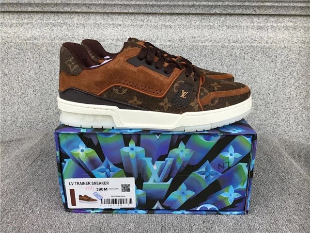 LV Louis Vuitton Trainer Shoes: seller detail photo 12