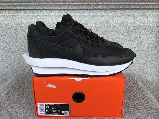 Nike Vaporwaffle shoes: seller detail photo 14