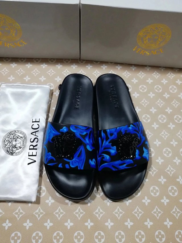 Versace Slides: seller detail photo 9
