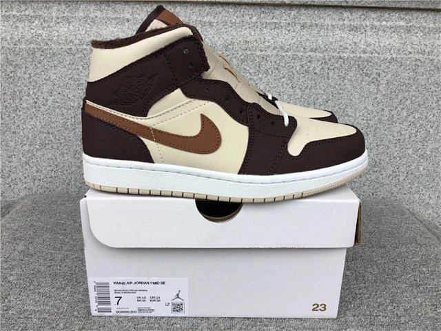 Air Jordan 1 AJ1 Sneakers: seller detail photo 9