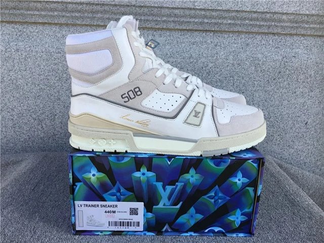 LV Louis Vuitton Trainer Shoes: seller detail photo 10