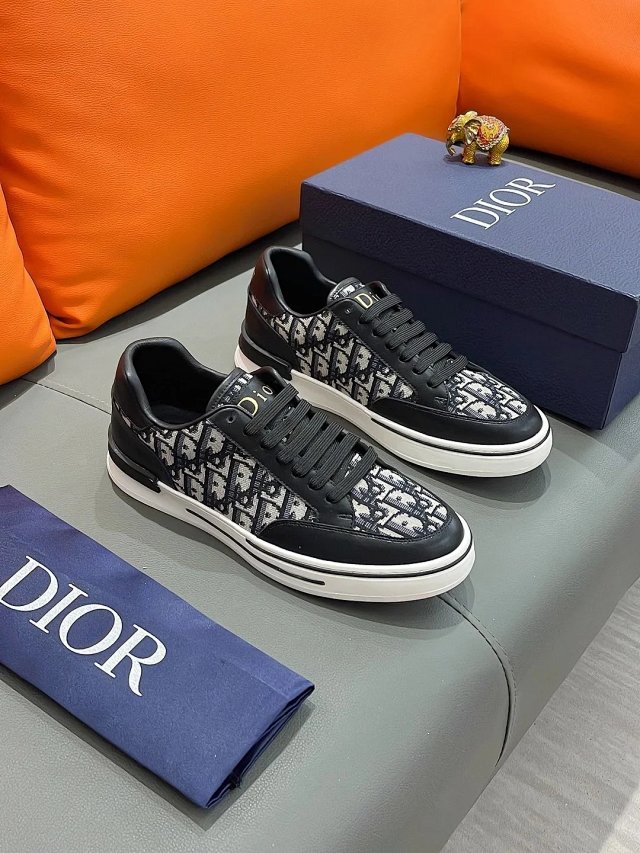 Dior Shoes: seller detail photo 2