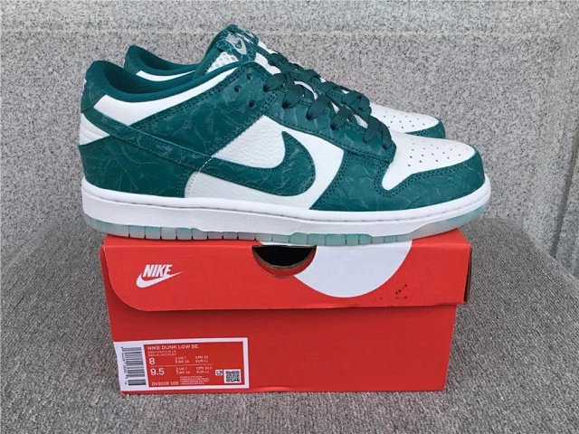 Nike Dunk Low Shoes: seller detail photo 4