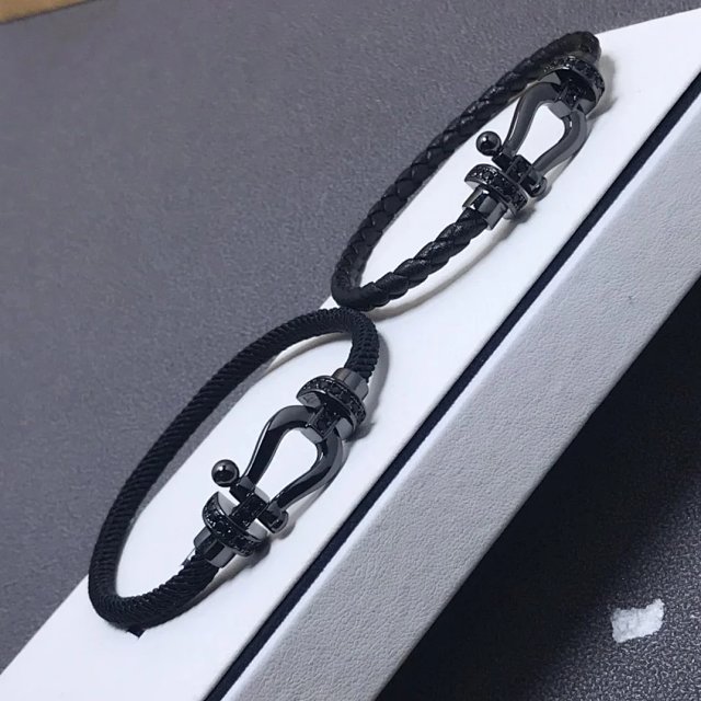 FRED Bracelet: seller detail photo 2
