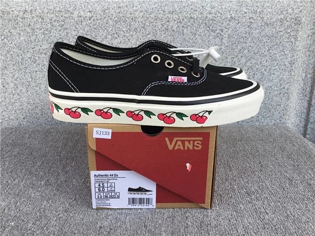 VANS Shoes: seller detail photo 3
