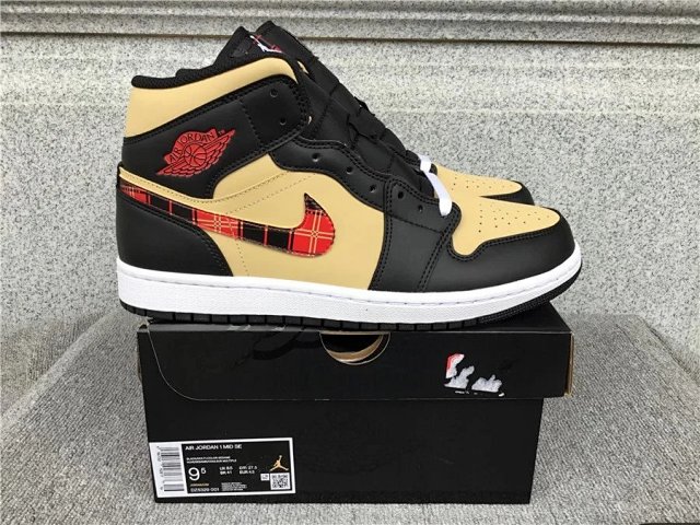 Air Jordan 1 AJ1 Sneakers: seller detail photo 3