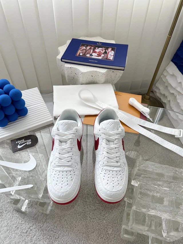 LV Louis Vuitton Run Away Sneakers: seller detail photo 12