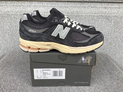 NB2002R New Balance 2002R Sneakers