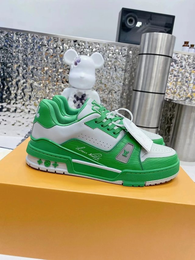 LV Louis Vuitton Trainer Shoes: seller detail photo 13