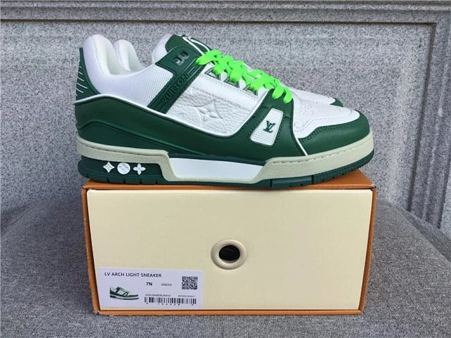 LV Louis Vuitton Trainer Shoes: seller detail photo 9