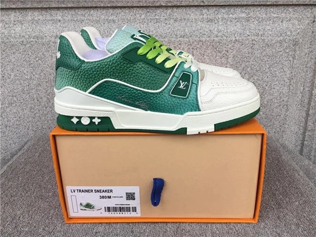 LV Louis Vuitton Trainer Shoes: seller detail photo 14