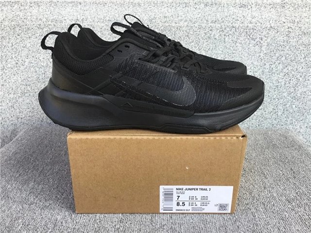 Nike Zoom Vomero 5 Sneakers: seller detail photo 10