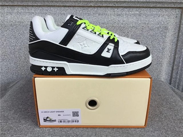 LV Louis Vuitton Trainer Shoes: seller detail photo 10