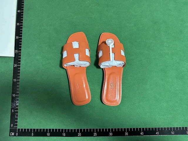 Hermès Slides: seller detail photo 5
