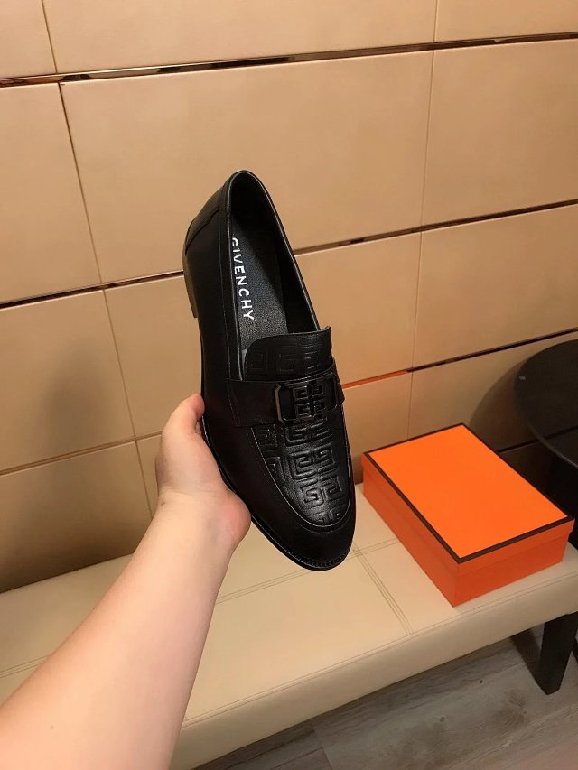 Versace Shoes: seller detail photo 3