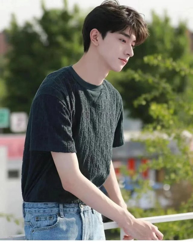 Dior T-shirt TEE: seller detail photo 1