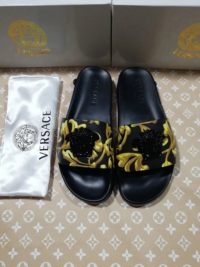 Versace Slides: seller detail photo 10