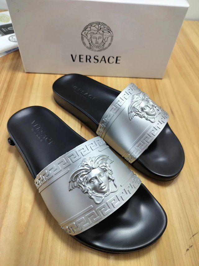 Versace Slides: seller detail photo 3