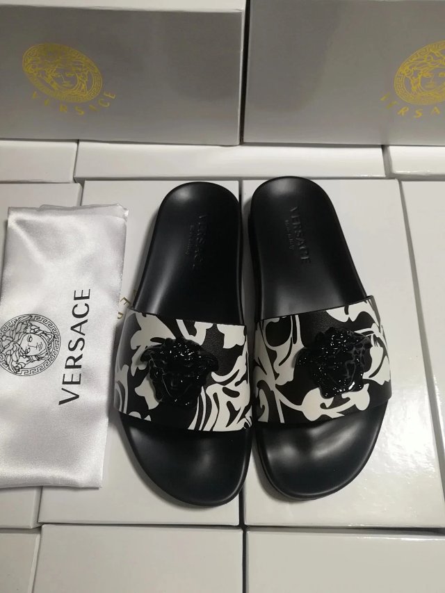 Versace Slides: seller detail photo 6