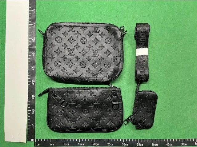 LV Louis Vuitton Handbag Bag: seller detail photo 2