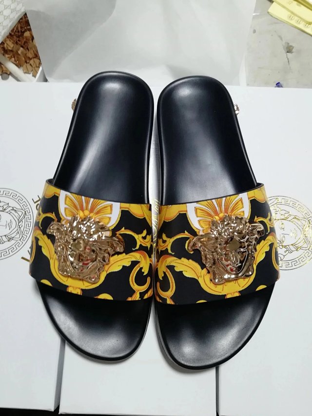 Versace Slides: seller detail photo 7