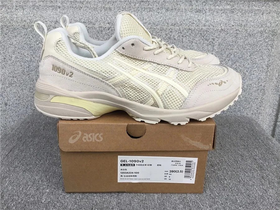 Asics Sneakers