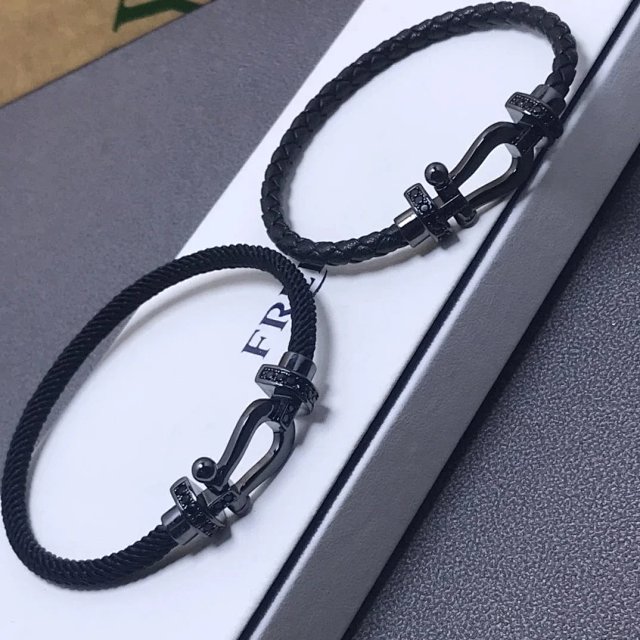 FRED Bracelet: seller detail photo 3