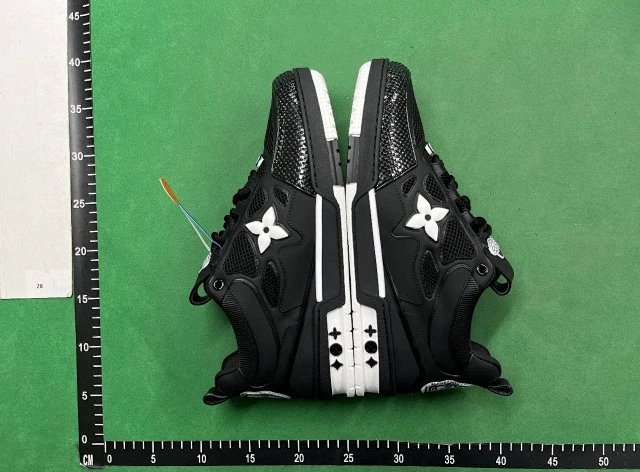 LV Louis Vuitton Trainer Sneaker: seller detail photo 4
