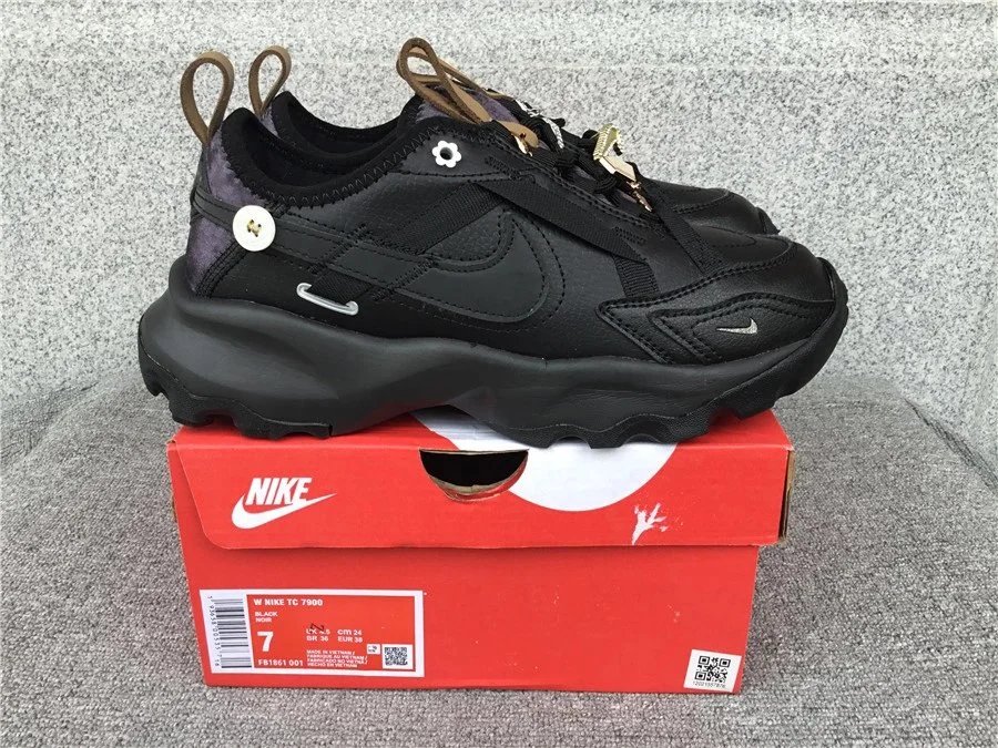 Nike Zoom Vomero 5 Sneakers