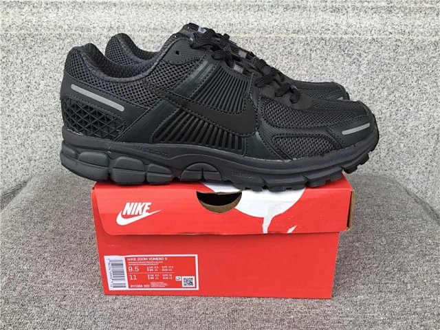 Nike Zoom Vomero 5 Sneakers: seller detail photo 4