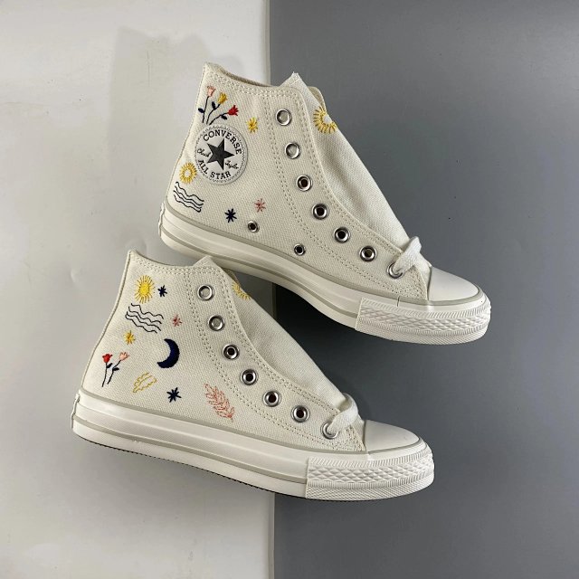 Converse Chuck Taylor Shoes: seller detail photo 1