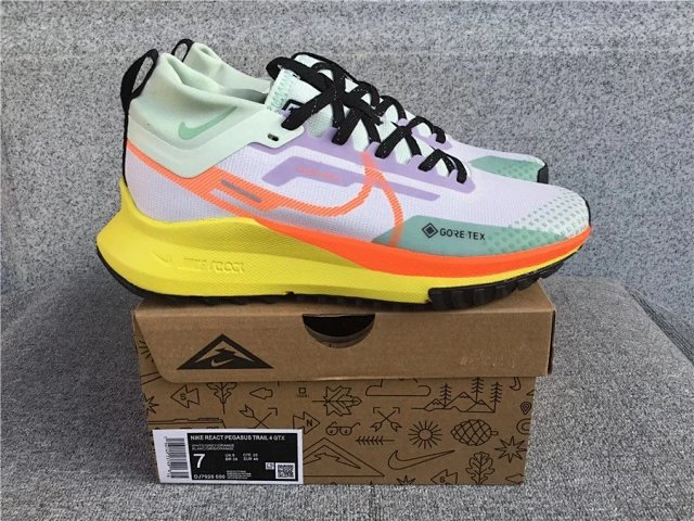 Nike Zoom Vomero 5 Sneakers: seller detail photo 14