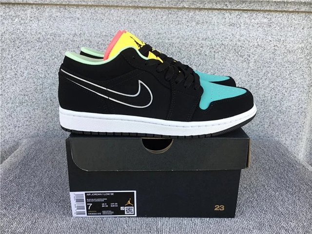 Air Jordan 1 AJ1 Sneakers: seller detail photo 8