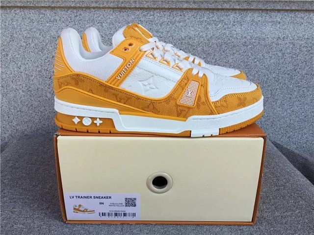 LV Louis Vuitton Trainer Shoes: seller detail photo 3