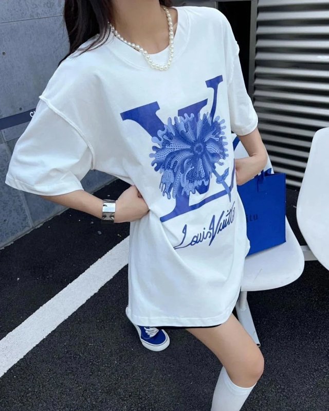 LV Louis Vuitton T-shirt TEE: seller detail photo 3