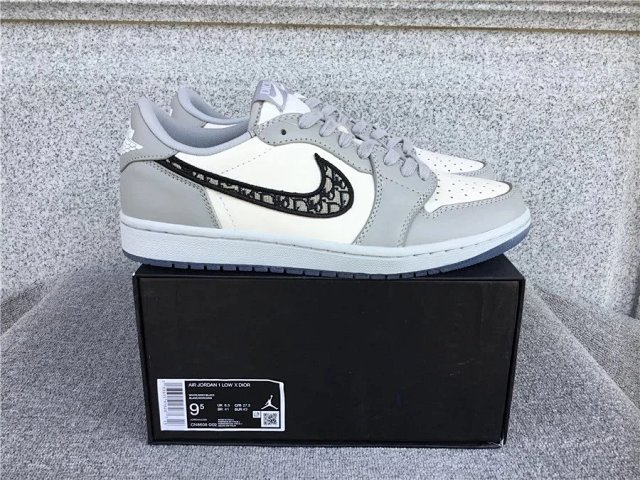 Air Jordan 1 AJ1 Sneakers: seller detail photo 9