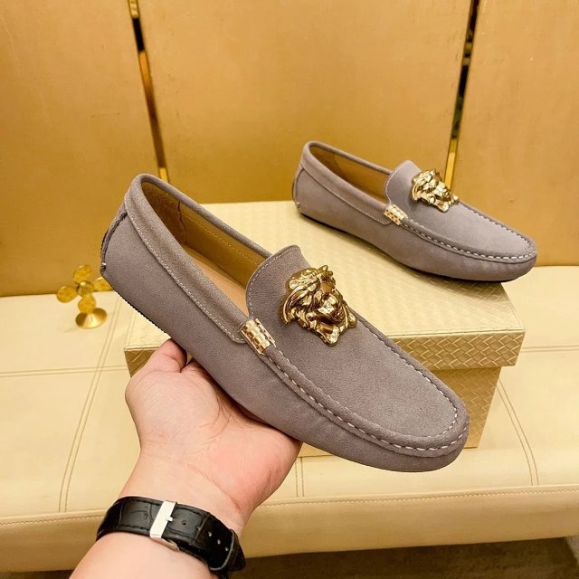 Versace Shoes: seller detail photo 1