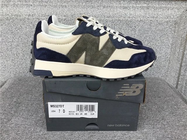 New Balance 327 Sneakers: seller detail photo 2