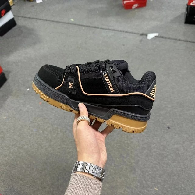 LV Louis Vuitton Trainer Shoes: seller detail photo 10