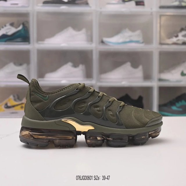 Nike Vapormax Plus Shoes: seller detail photo 3