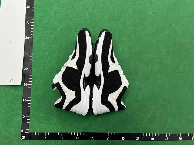 Chanel Sneakers: seller detail photo 4