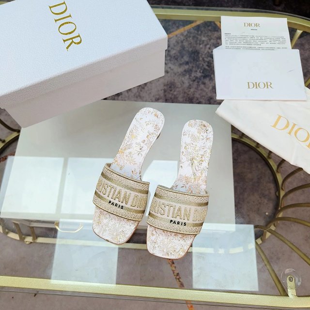 Dior Dway Slides: seller detail photo 4