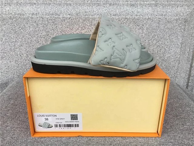 LV Louis Vuitton Slides: seller detail photo 12