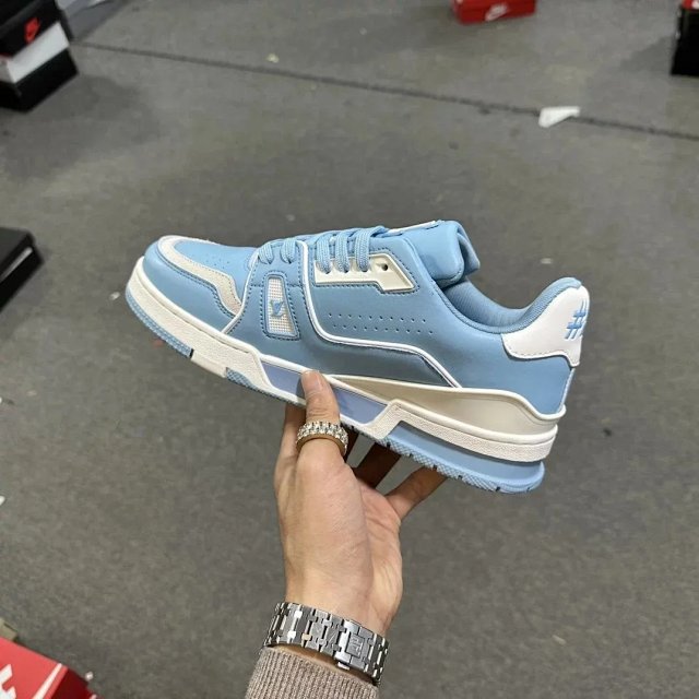 LV Louis Vuitton Trainer Shoes: seller detail photo 4