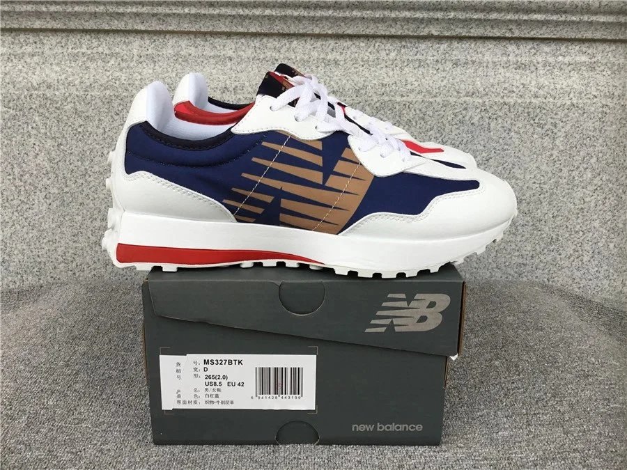 New Balance 327 Sneakers