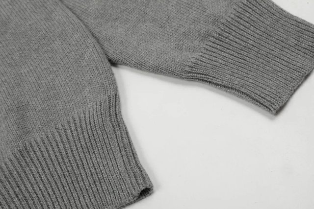 Ami Sweater: seller detail photo 8