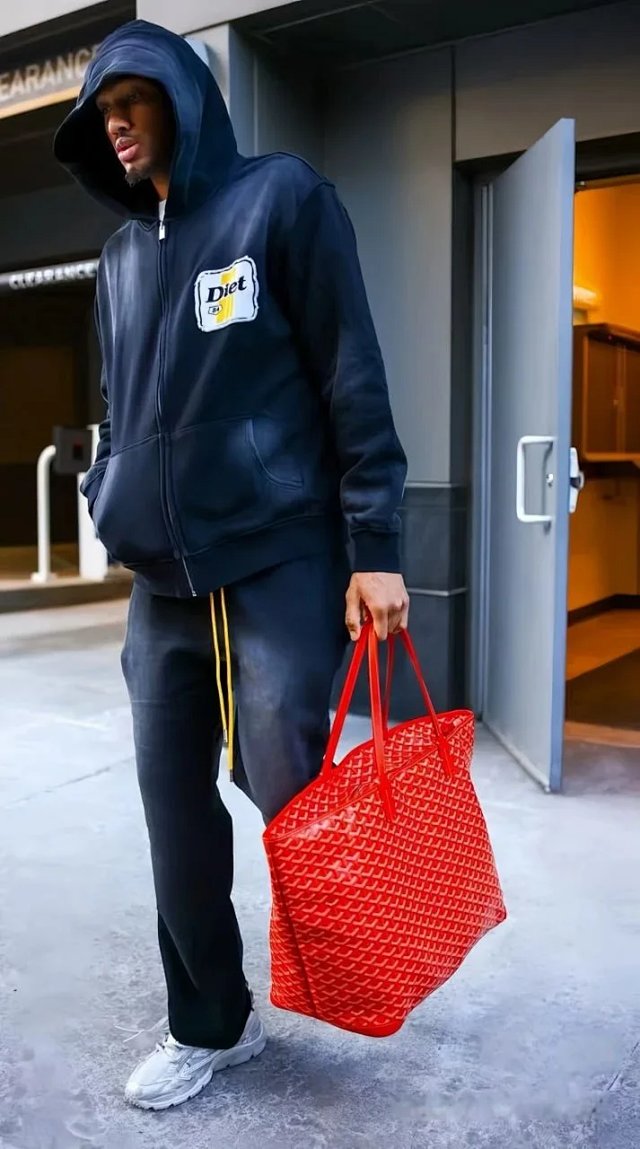 Off-White Sneakers: seller detail photo 3