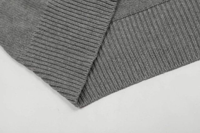 Ami Sweater: seller detail photo 9